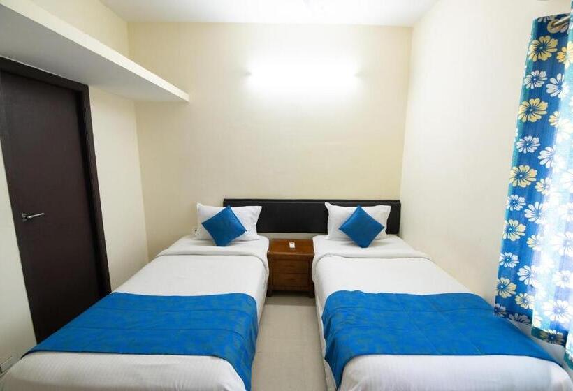 Номер Deluxe с Балконом, High Point Serviced Apartment