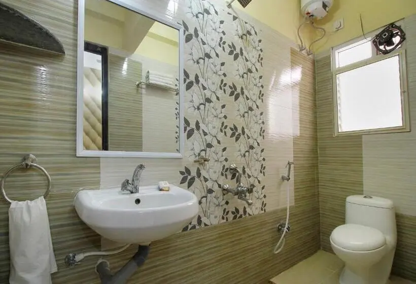 اتاق لوکس با تخت بزرگ, High Point Serviced Apartment