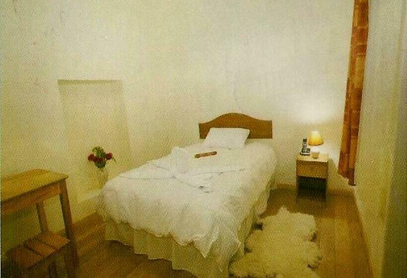 اتاق استاندارد یک نفره, Chaquill Chak'a