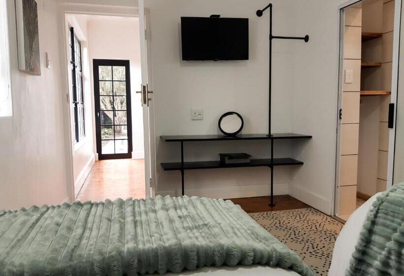 اتاق اکونومی, Hermanus Champagne Accommodation