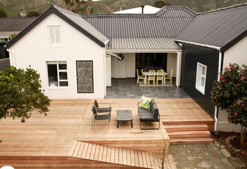 اتاق خانوادگی, Hermanus Champagne Accommodation