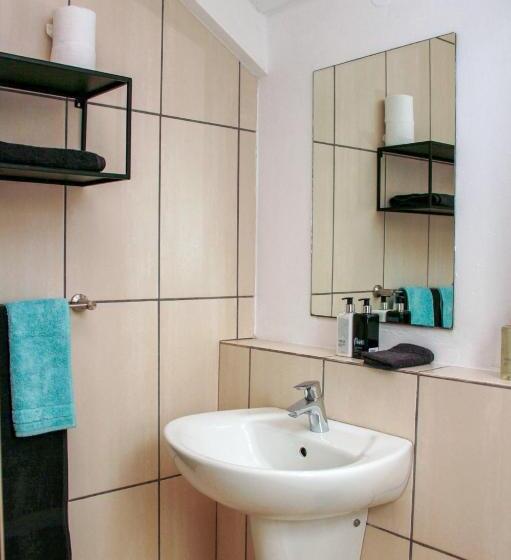 اتاق خانوادگی, Hermanus Champagne Accommodation