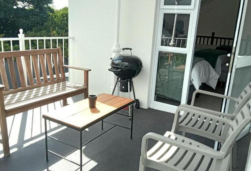 اتاق خانوادگی, Hermanus Champagne Accommodation