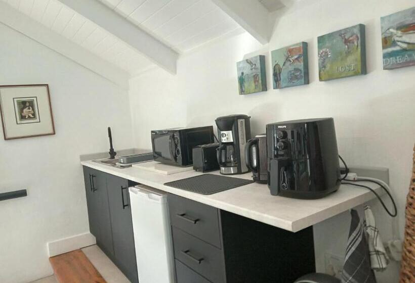 اتاق خانوادگی, Hermanus Champagne Accommodation