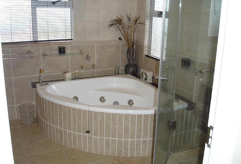 스위트 킹사이즈 침대, Bella Vista Guest House