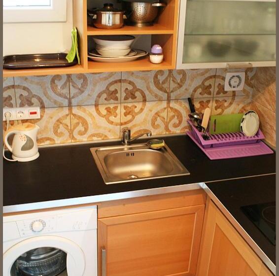 اتاق استاندارد چهار تخته, White & Quiet Apartment House