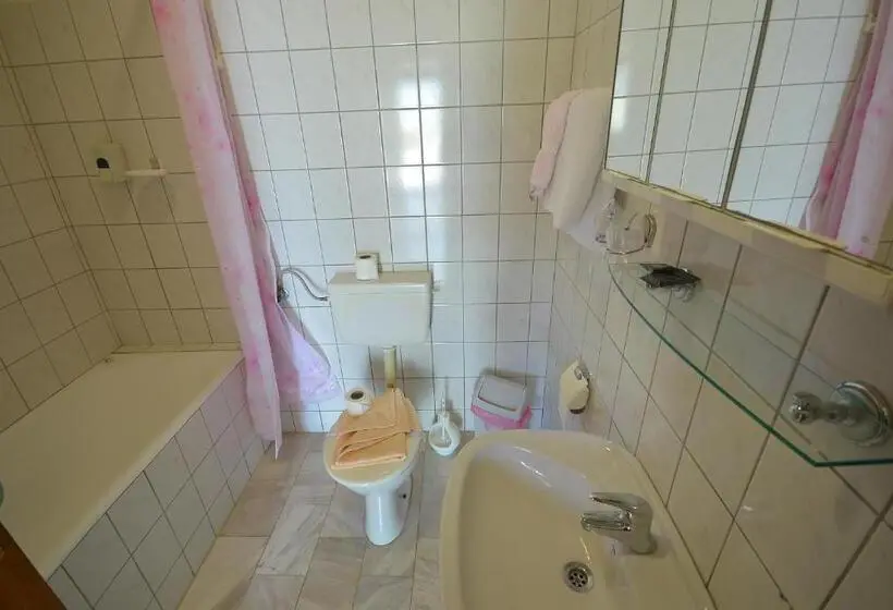 اتاق استاندارد یک تخته با بالکن, Vila Margot