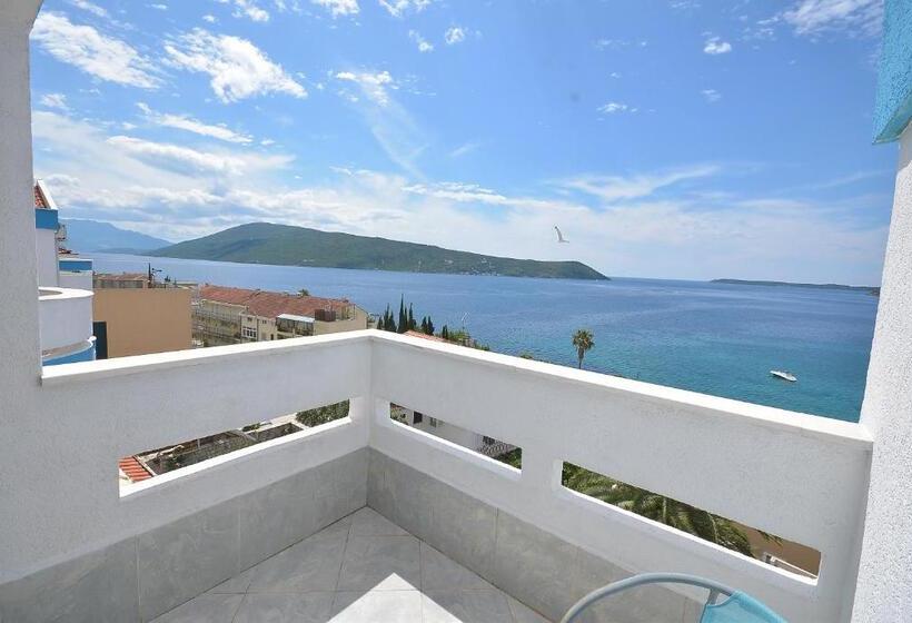 اتاق استاندارد یک تخته با بالکن, Vila Margot