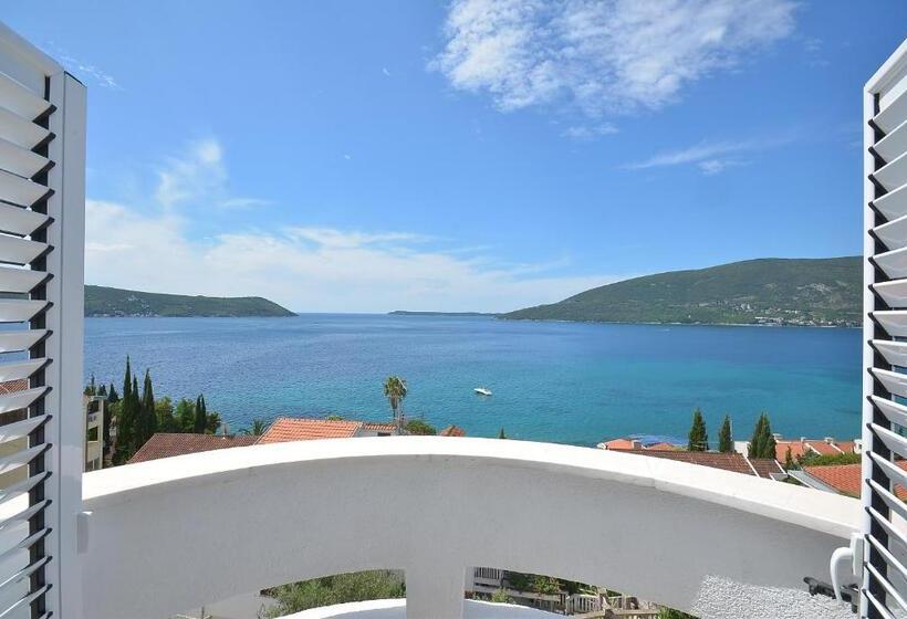 آپارتمان 1 خوابه با چشمانداز دریا, Vila Margot