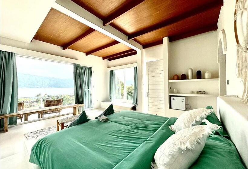 Deluxe Szoba Kind Size Bed, Volcano Terrace Bali