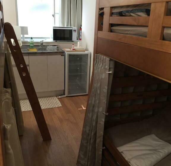 מיטה בחדר משותף, Aun