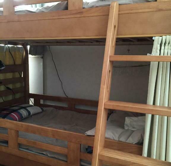 سرير فى غرفة مشتركه, Aun