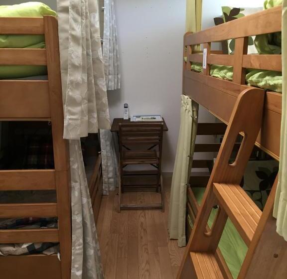 سرير فى غرفة مشتركه, Aun