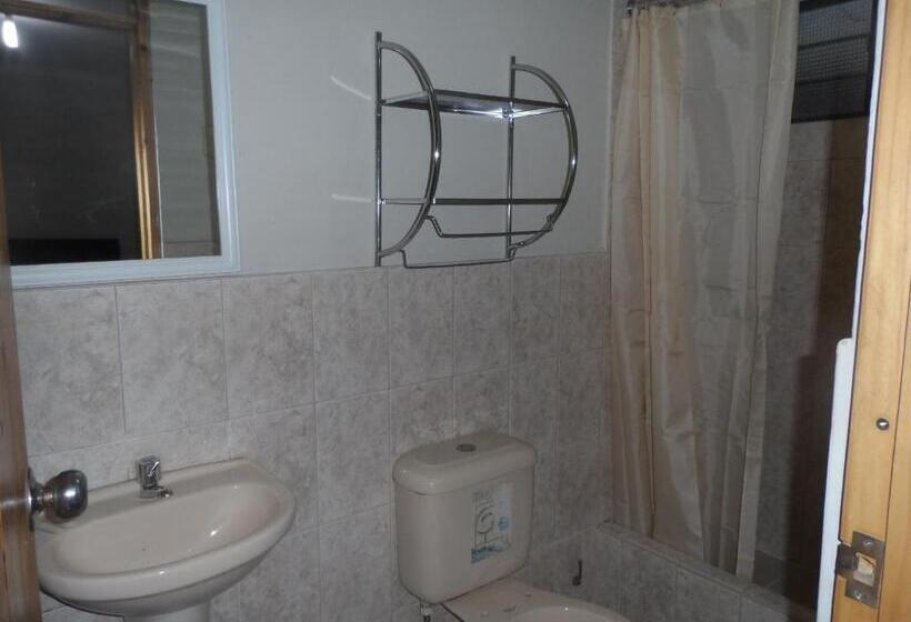 패밀리 룸, Antares Inn