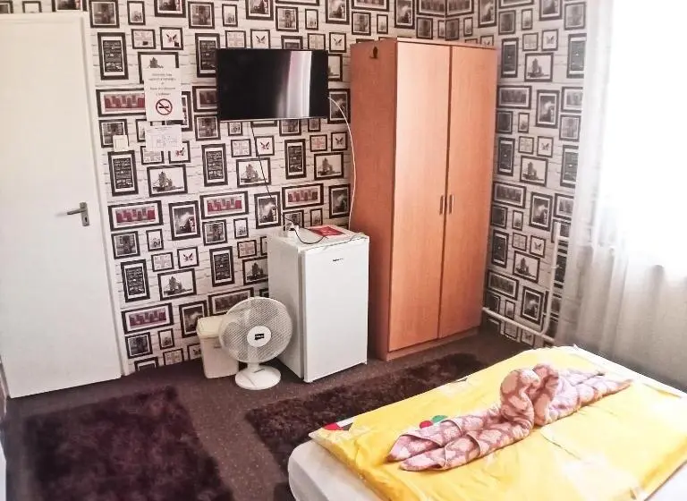 اتاق لوکس, Jocó Panzió