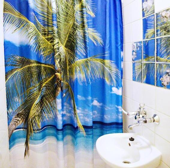 패밀리 룸, Jocó Panzió