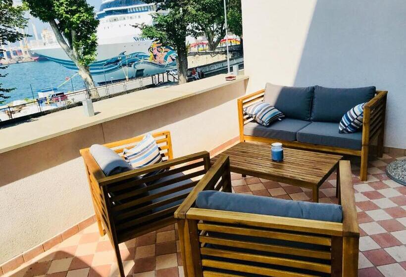 آپارتمان 1 خوابه با چشم‌انداز دریا, Apartments & Rooms Artemus Belveder
