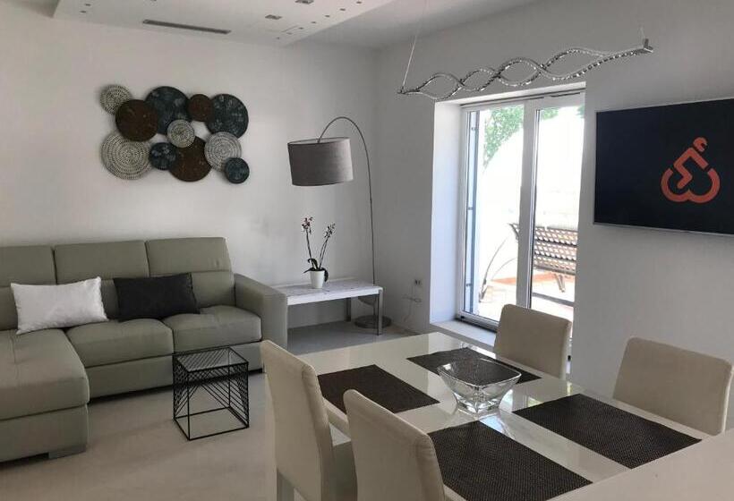 آپارتمان 1 خوابه با چشمانداز دریا, Apartments & Rooms Artemus Belveder