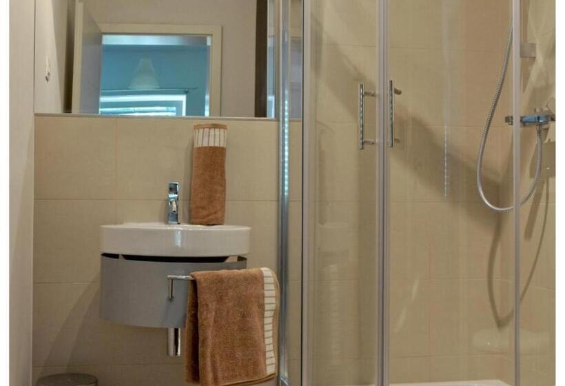استودیوی استاندارد, Apartments & Rooms Artemus Belveder