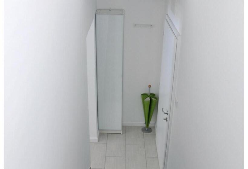 آپارتمان دوبلکس 1 خوابه, Apartments & Rooms Artemus Belveder