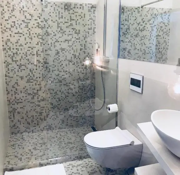 Comfort room with balcony, Apartments & Rooms Artemus Belveder