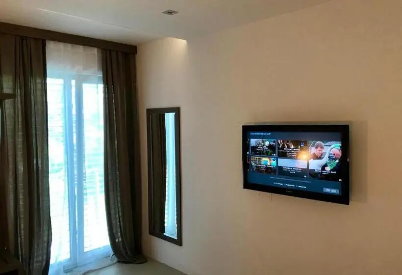 Comfort room with balcony, Apartments & Rooms Artemus Belveder