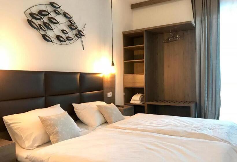 Comfort room with balcony, Apartments & Rooms Artemus Belveder