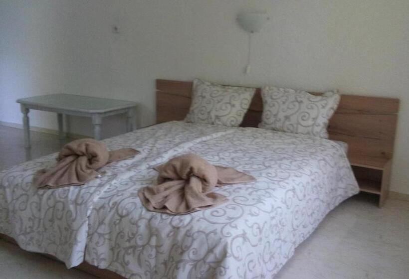 Трехместный Номер Deluxe, Villa Pita