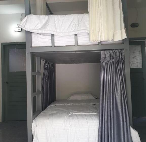 Кровать в Общей Комнате, Nipah Villas