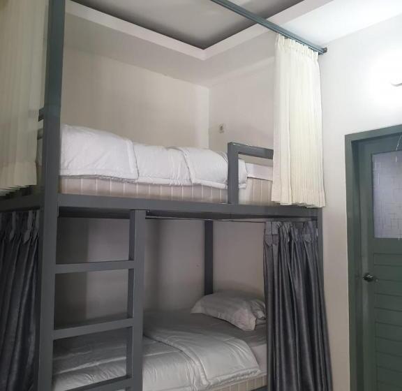 共用房间的床, Nipah Villas