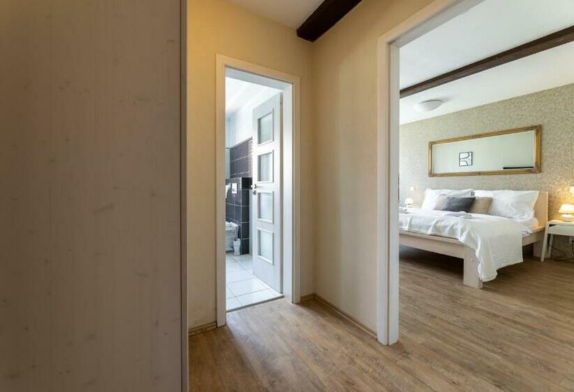 اتاق لوکس, Apartmány U Pavla