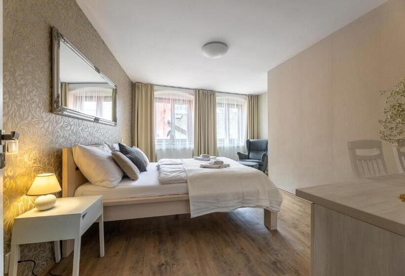 اتاق لوکس, Apartmány U Pavla