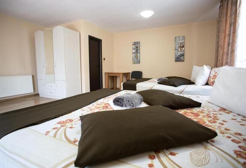 חדר משפתחתי סופריור, Daddy House