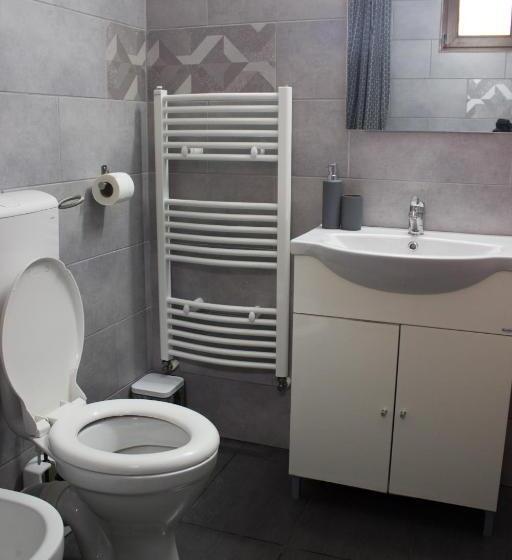 חדר משפחתי, Daddy House