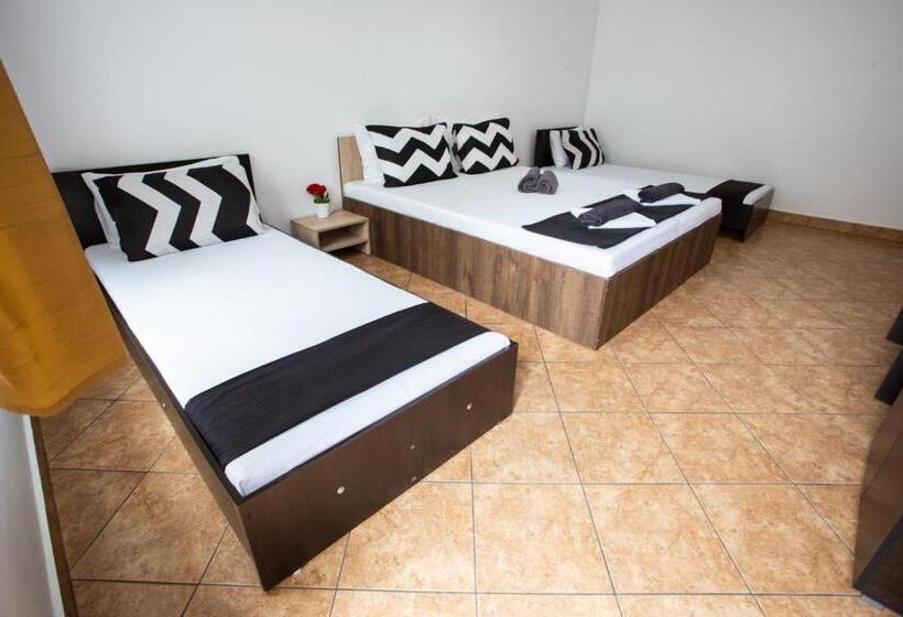 סוויטת ג'וניור, Daddy House