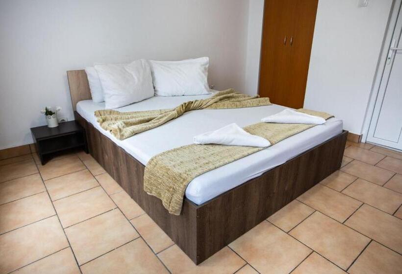 סוויטת ג'וניור, Daddy House