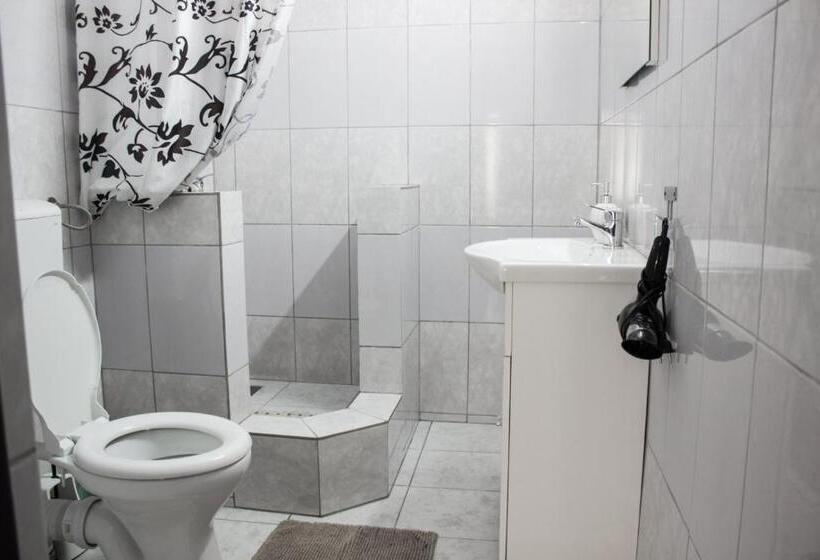 חדר סטנדרט, Daddy House