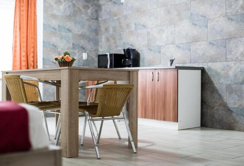 סטודיו סטנדרט, מיטה זוגית, Daddy House