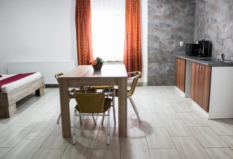 סטודיו סטנדרט, מיטה זוגית, Daddy House