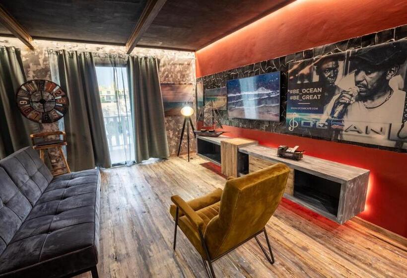 اتاق لوکس با چشم‌انداز دریا, Ocean Suites