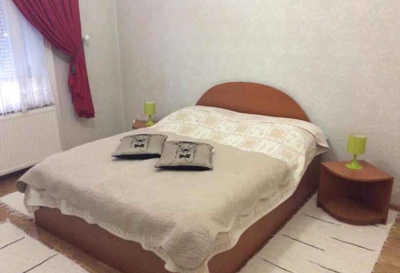 スタンダードスタジオ, Szundi Szobák