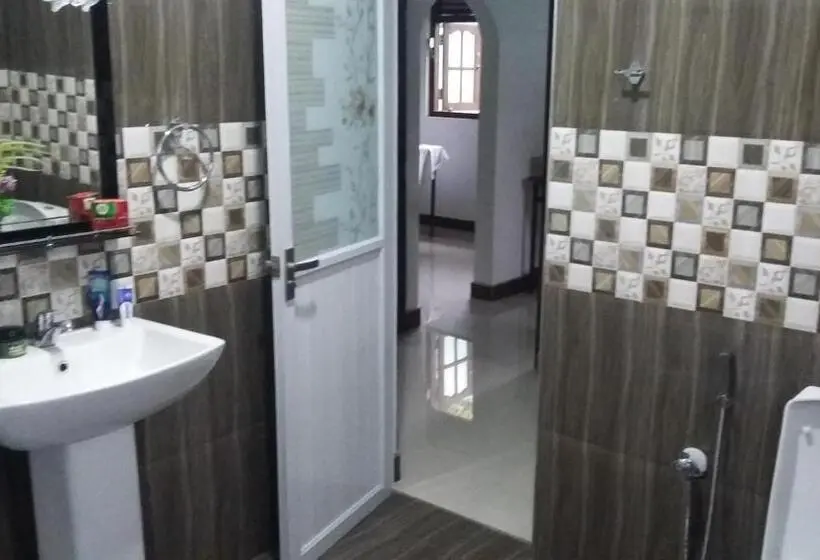 Economy Yhden Hengen Huone, Travel Bird Villa   Foreign Bookings Only
