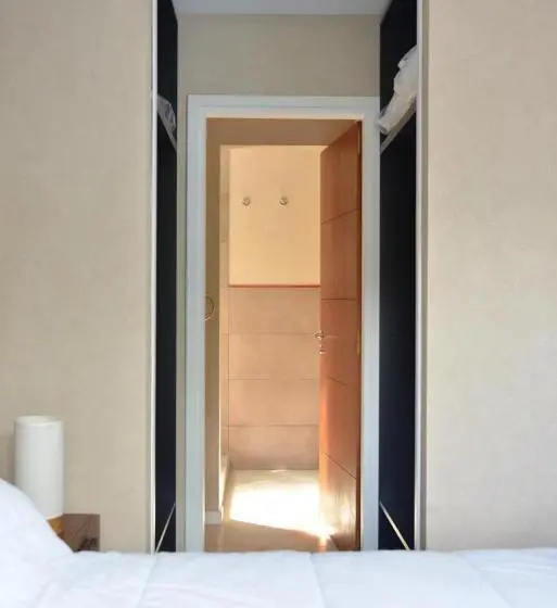 2ベッドルームアパートメント, Suite House Carilo