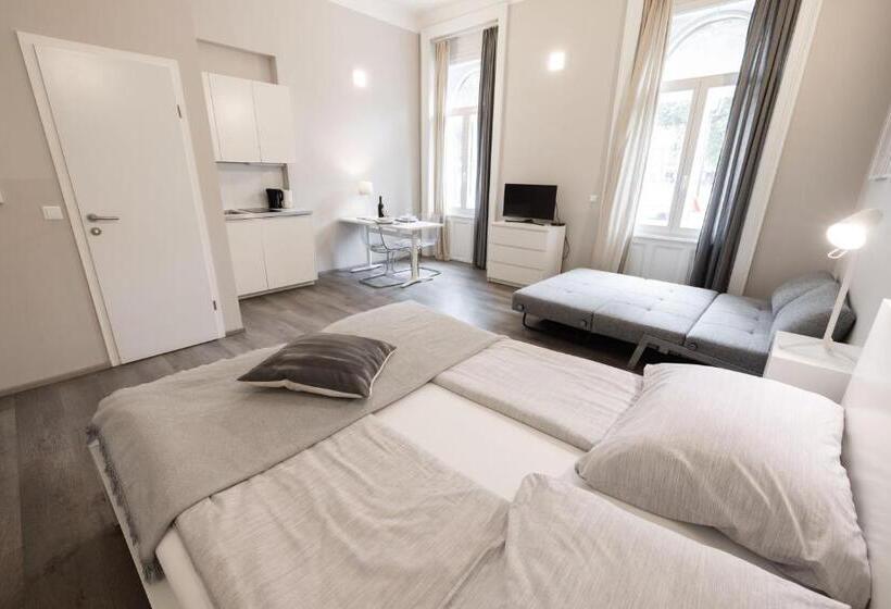 استودیوی استاندارد, 4flats