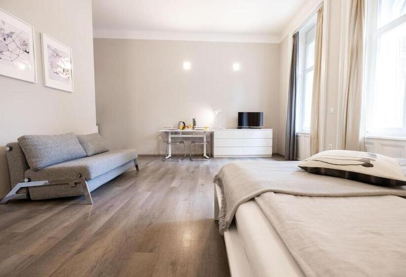 استودیوی استاندارد, 4flats