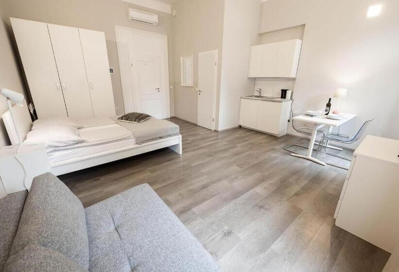 استودیوی استاندارد, 4flats