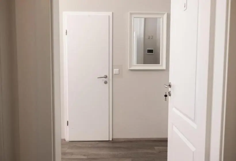 اتاق استاندارد سه نفره, 4flats