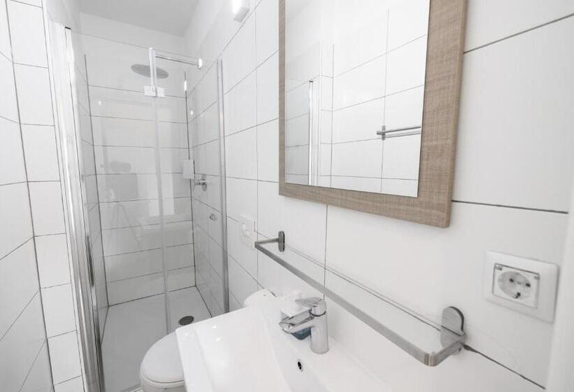 اتاق استاندارد, 4flats