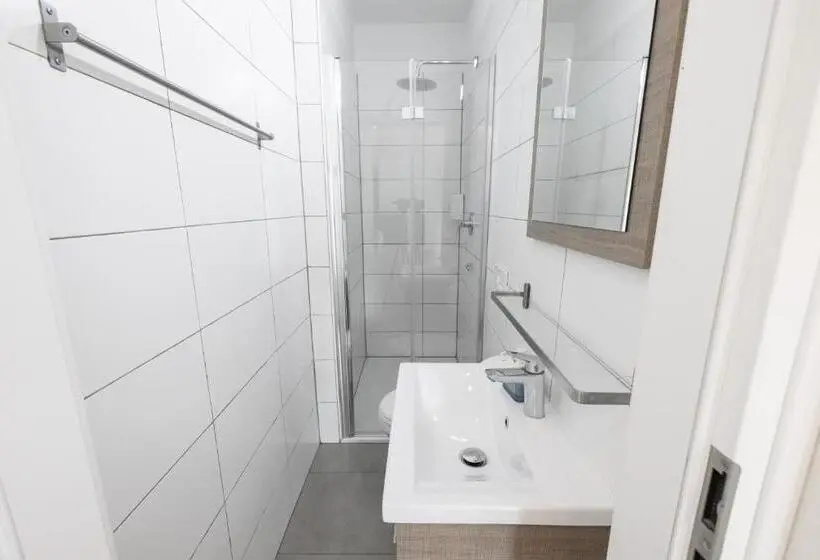 اتاق استاندارد, 4flats