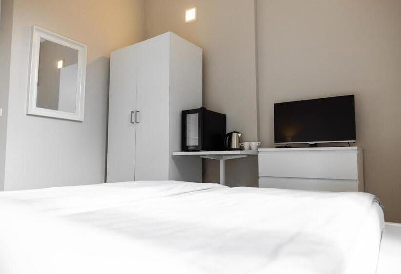 اتاق استاندارد, 4flats